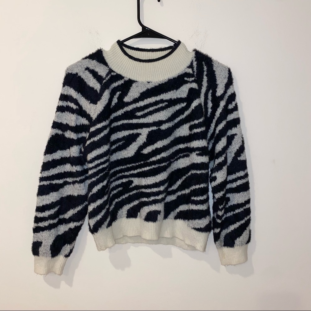 Nasty Gal zebra print mock neck eyelash sweater Womens size small